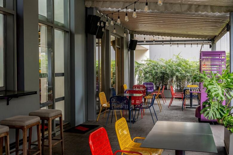 Hotel Wink Saigon Centre, Unscripted By Hyatt - 24 Hours Stay