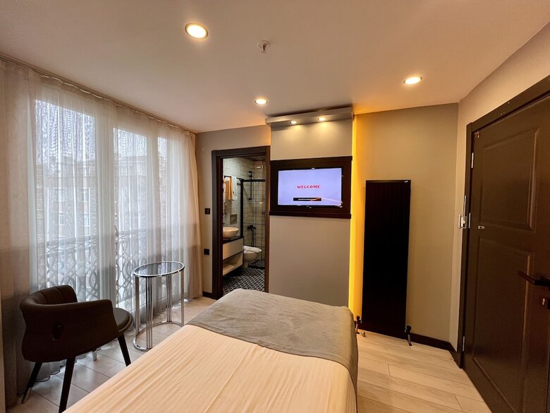 White Corner Hotel