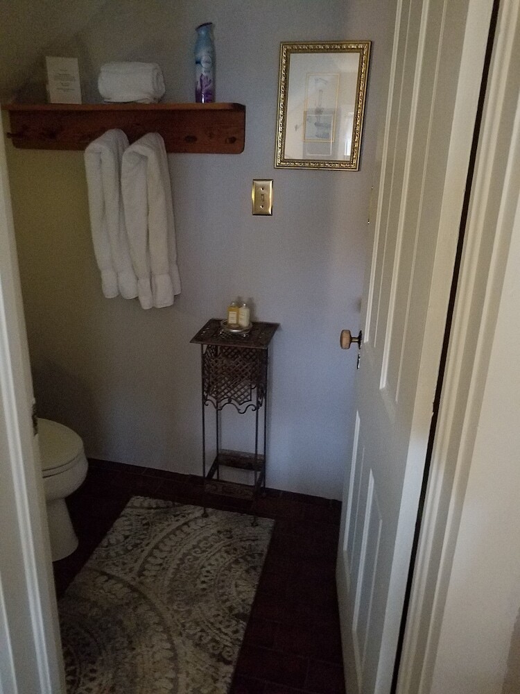 Lilly Pad Boerners Guest House