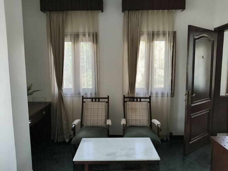 H N M The Boutique Hotel