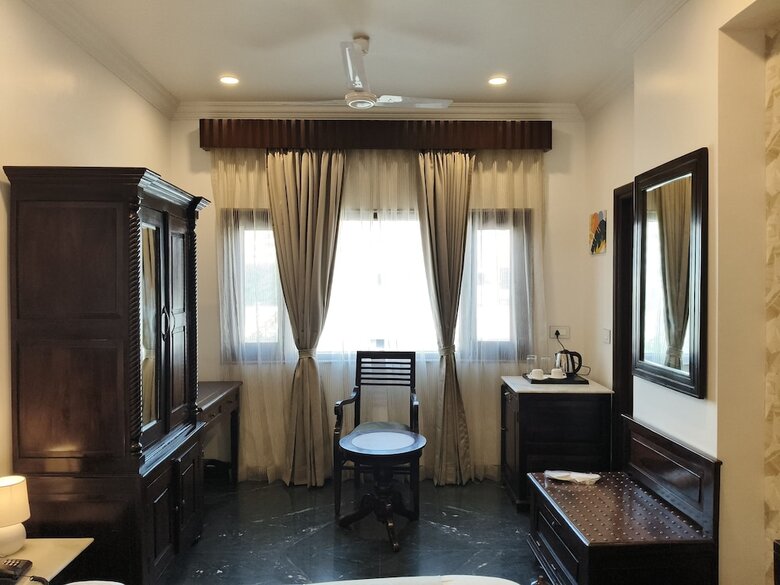 H N M The Boutique Hotel