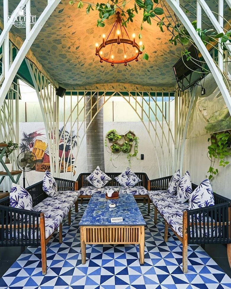 H N M The Boutique Hotel
