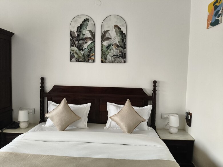 H N M The Boutique Hotel