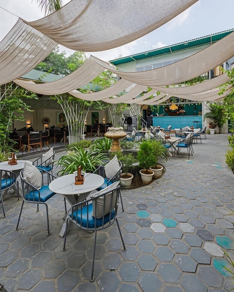 H N M The Boutique Hotel