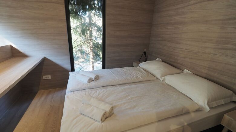 Tree House Close To The National Park Plitvice Lakes