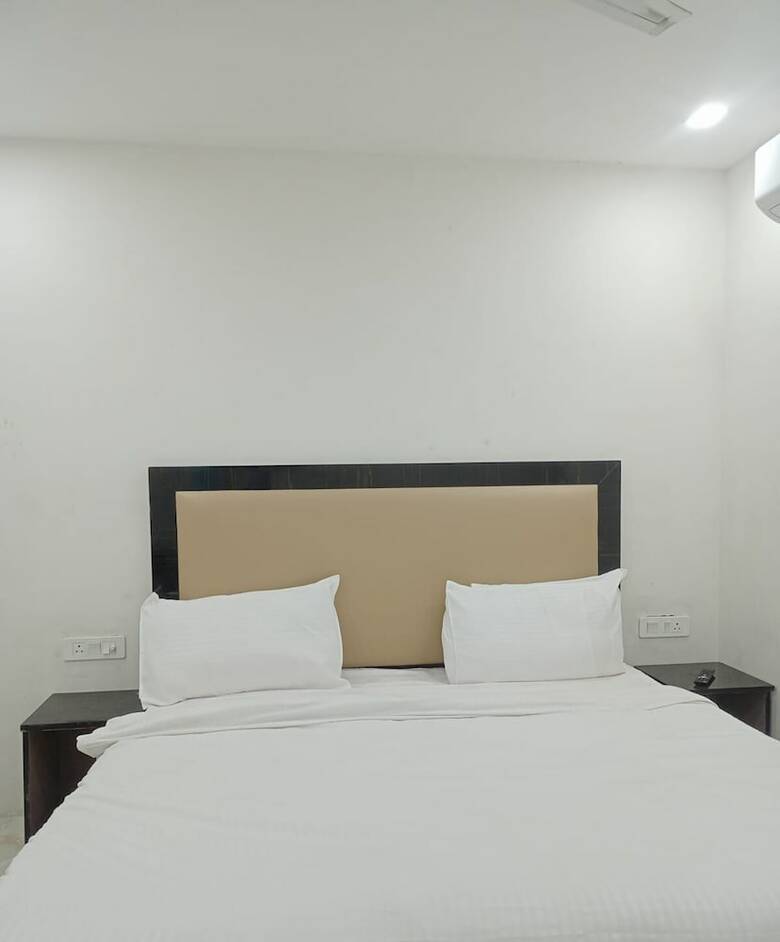 Hotel Rasso Inn Tuglakabad Extn.