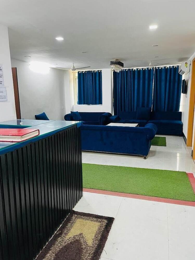 Hotel Rasso Inn Tuglakabad Extn.