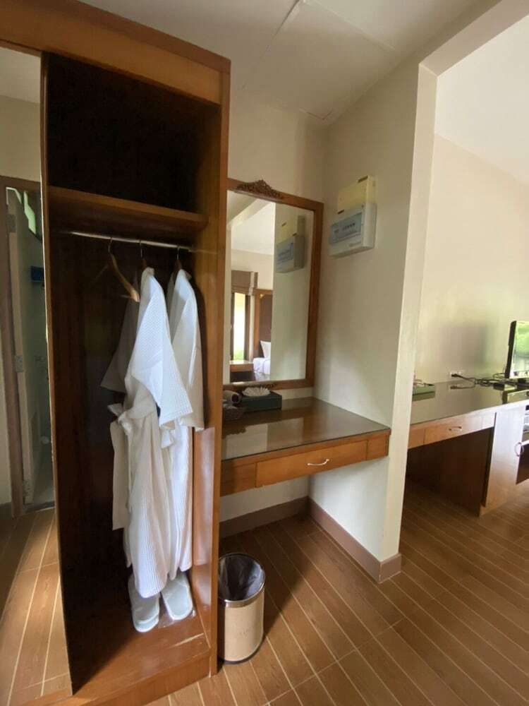 Hotel Chaithalay Khanom Resort
