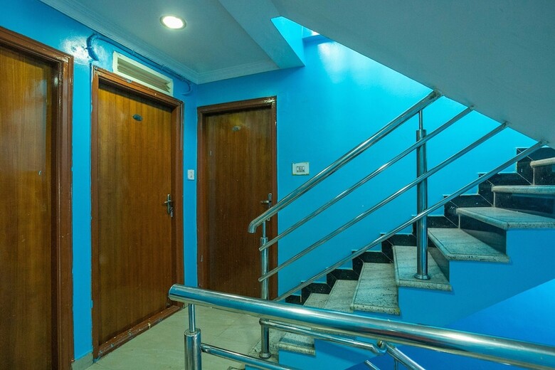 Hotel Oyo 26900 Royal Inn