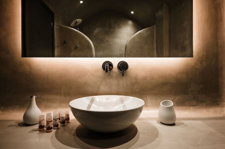 Amphitrite Suites Santorini
