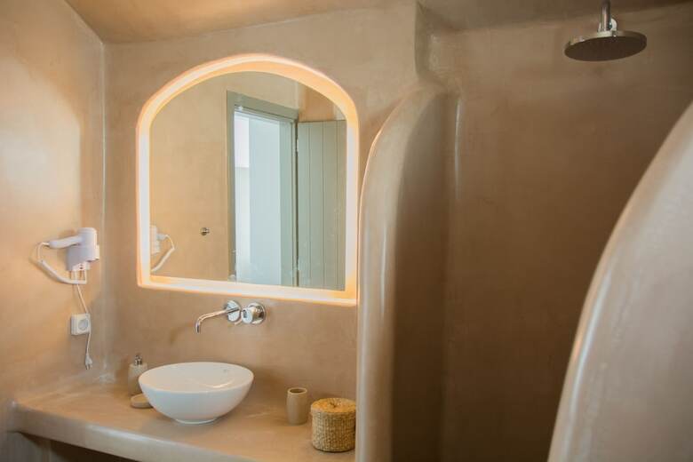 Amphitrite Suites Santorini