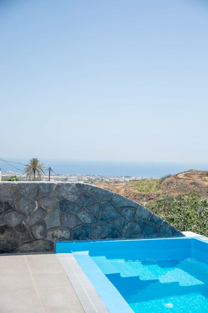 Amphitrite Suites Santorini