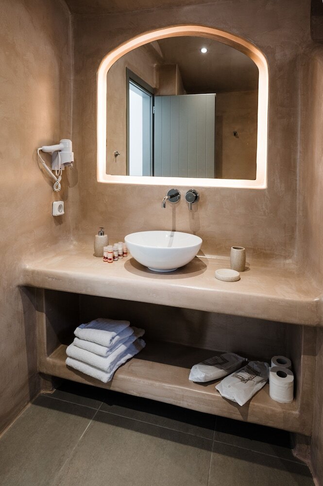 Amphitrite Suites Santorini
