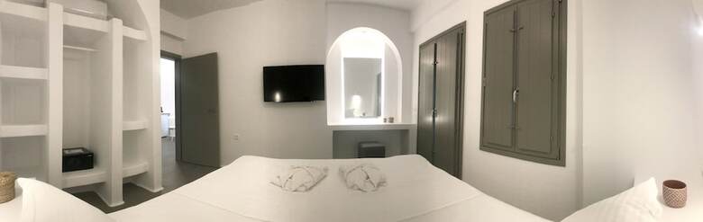 Amphitrite Suites Santorini