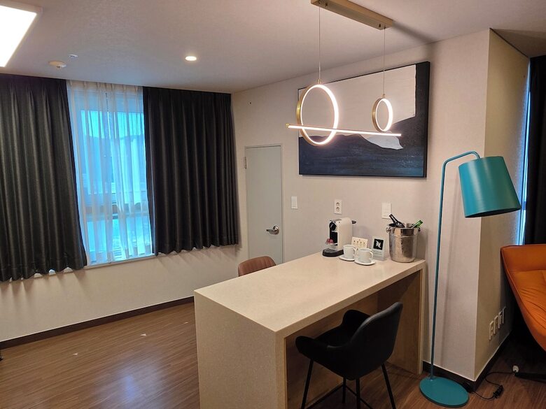 Felix By Stx Hotel & Suite