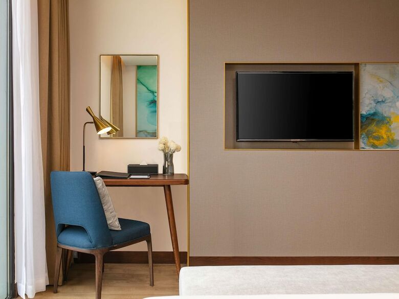 Hotel M�venpick Living West Hanoi