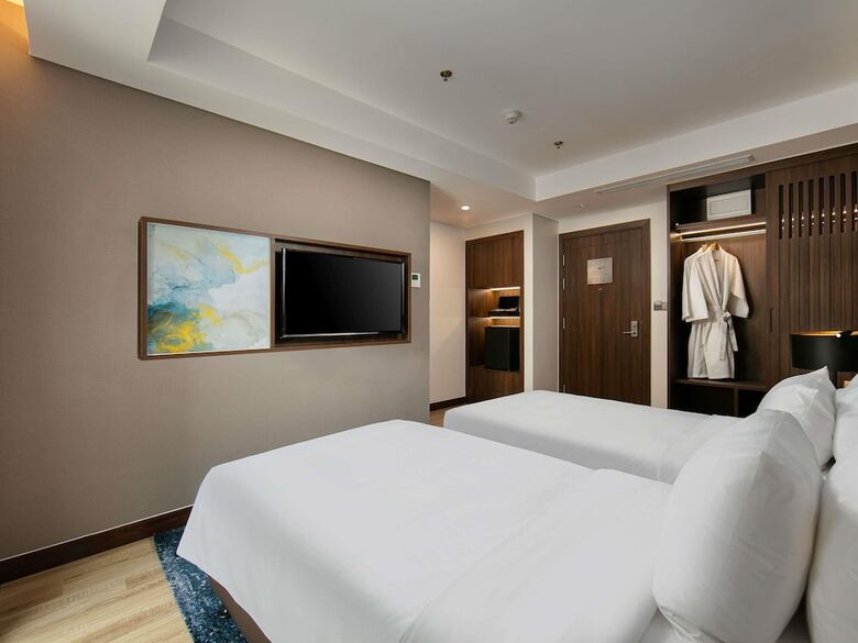 Hotel M�venpick Living West Hanoi