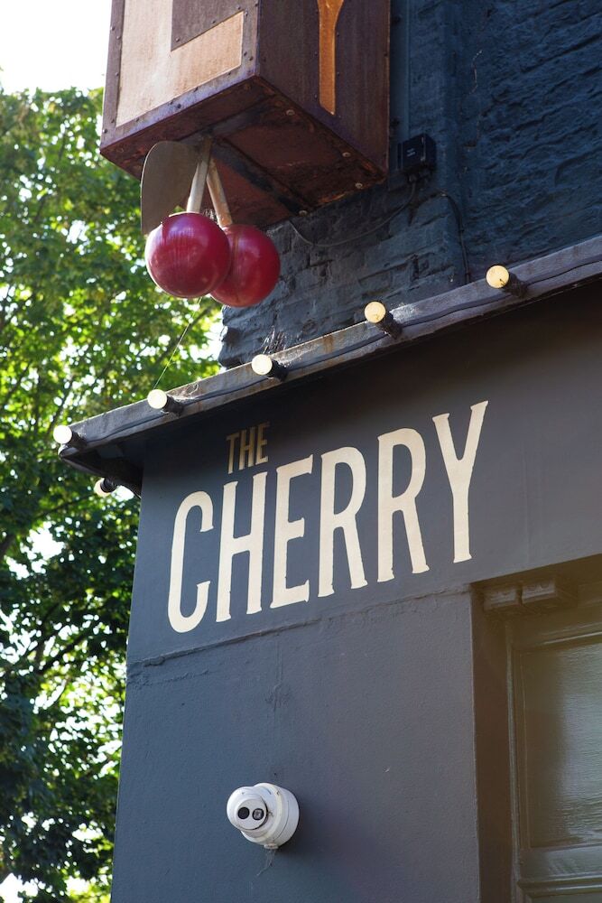 Posada Cherry Bar Rooms