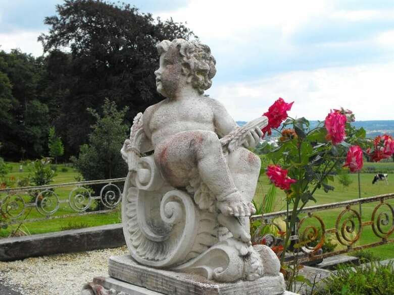 Ch�teau De Montbrault