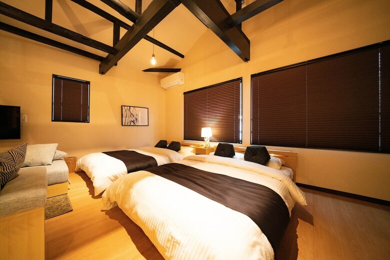 Apartamentos East One
