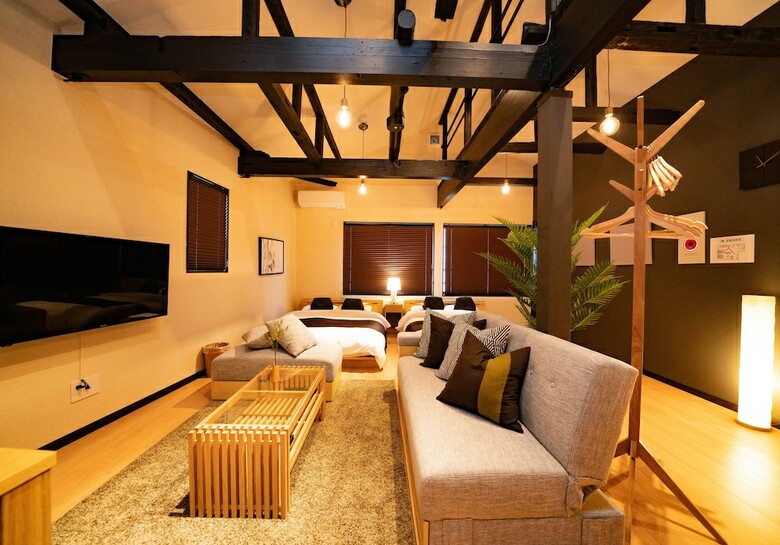 Apartamentos East One