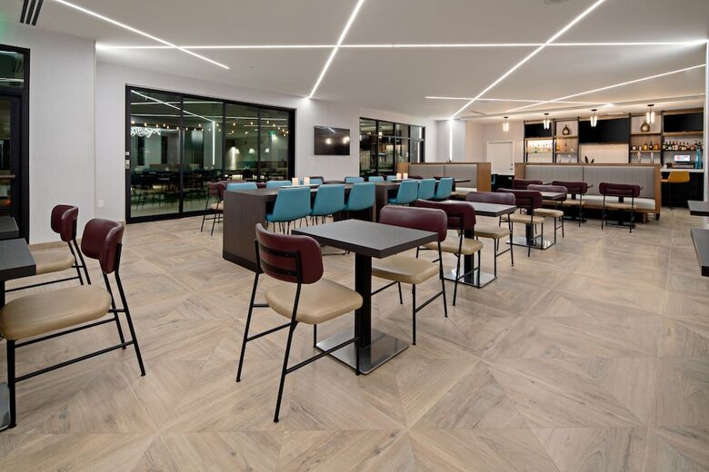 Hotel Springhill Suites By Marriott Valencia