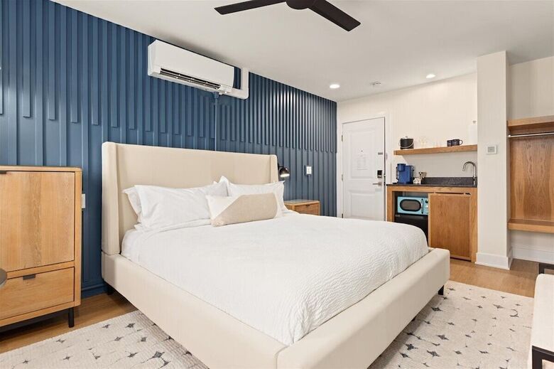 Hotel Surrey Beach House