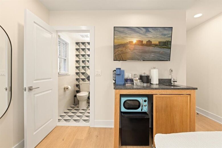 Hotel Surrey Beach House