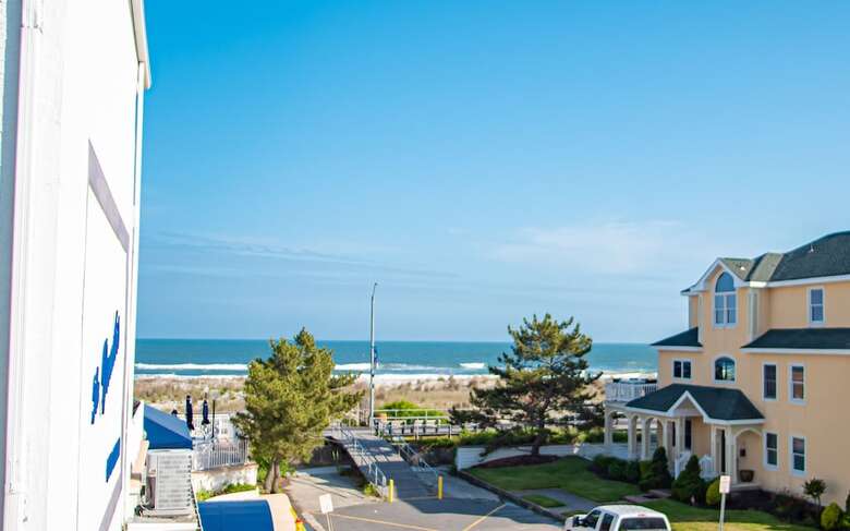 Hotel Surrey Beach House