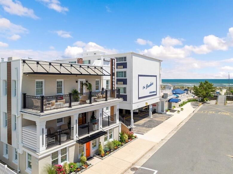 Hotel Surrey Beach House
