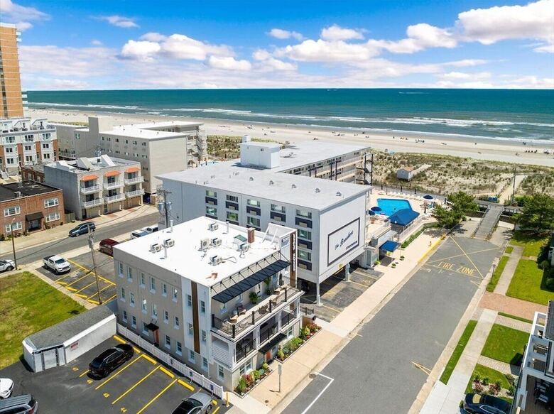 Hotel Surrey Beach House