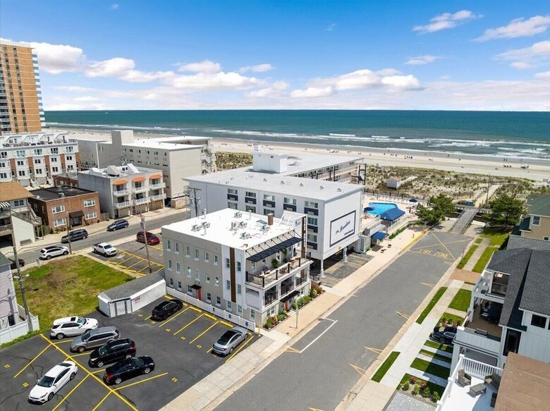 Hotel Surrey Beach House
