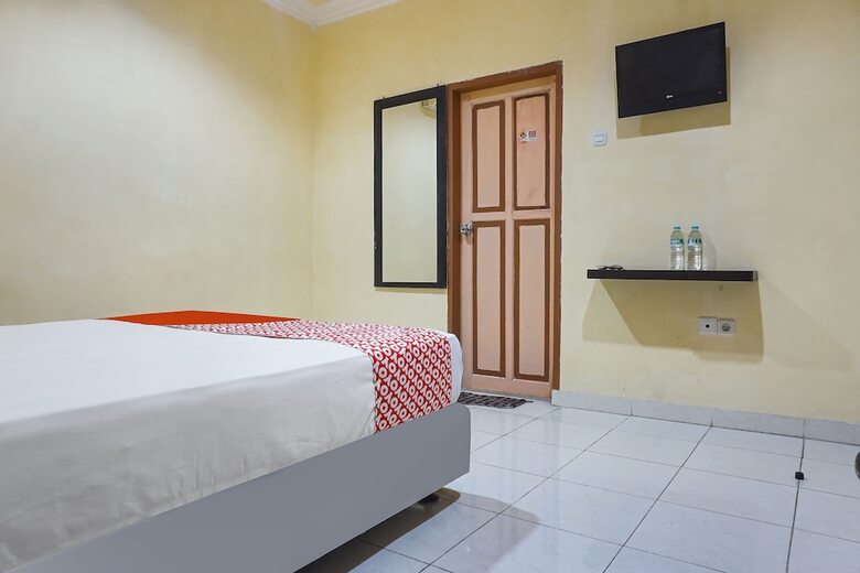 Hotel Oyo 90923 Makassar Cottage