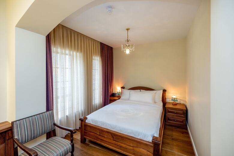 Limehouse Library Hotel