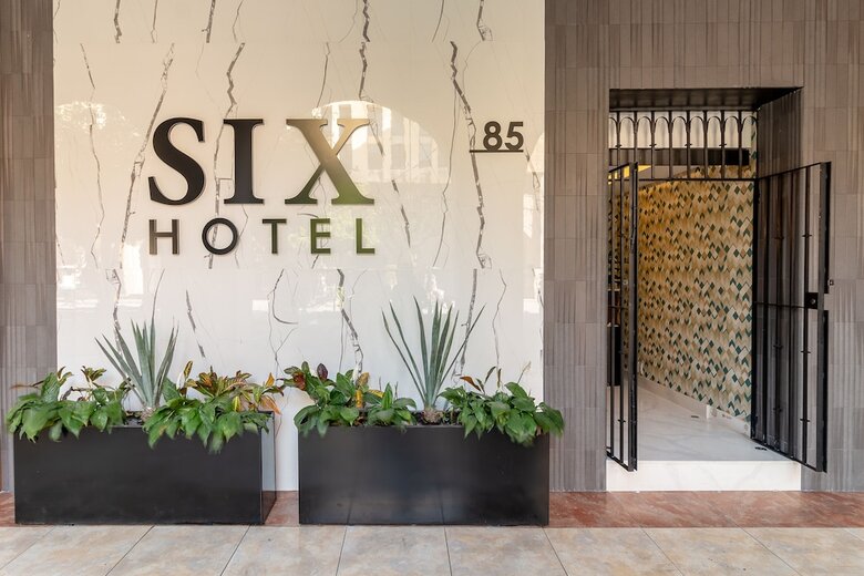 Six Hotel Guadalajara Degollado