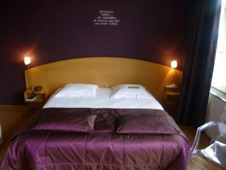 Le Castel Hotel