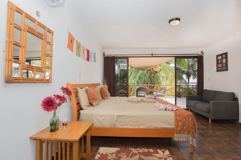 Cabana Lagoon Front Suite With Bikes & Kayaks