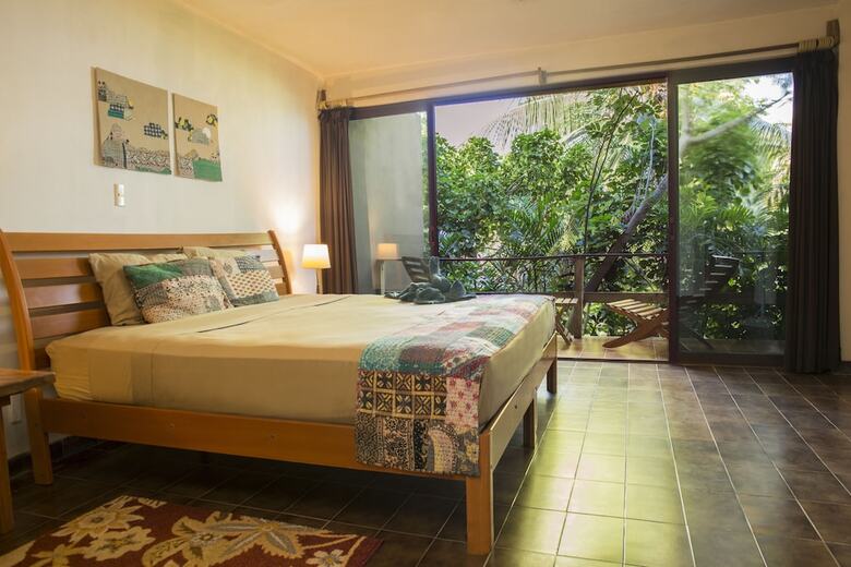 Cabana Lagoon Front Suite With Bikes & Kayaks