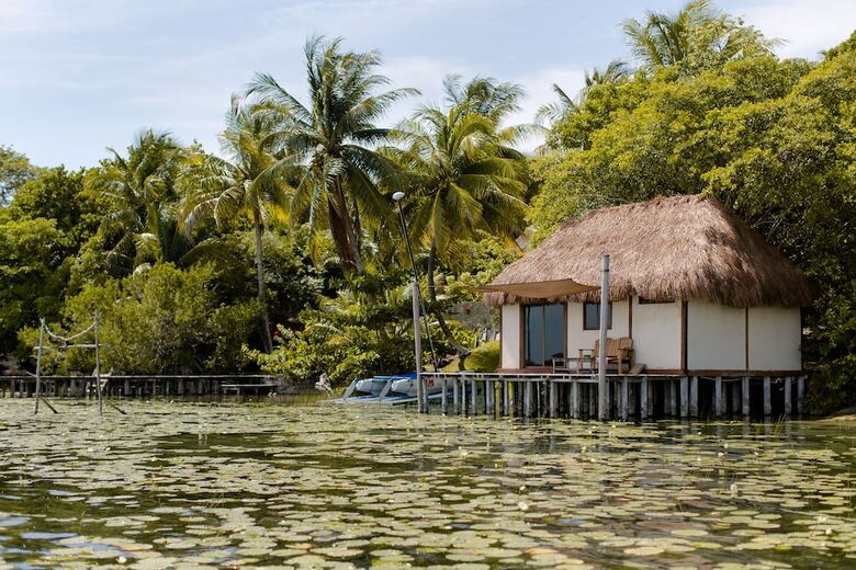 Cabana Lagoon Front Suite With Bikes & Kayaks