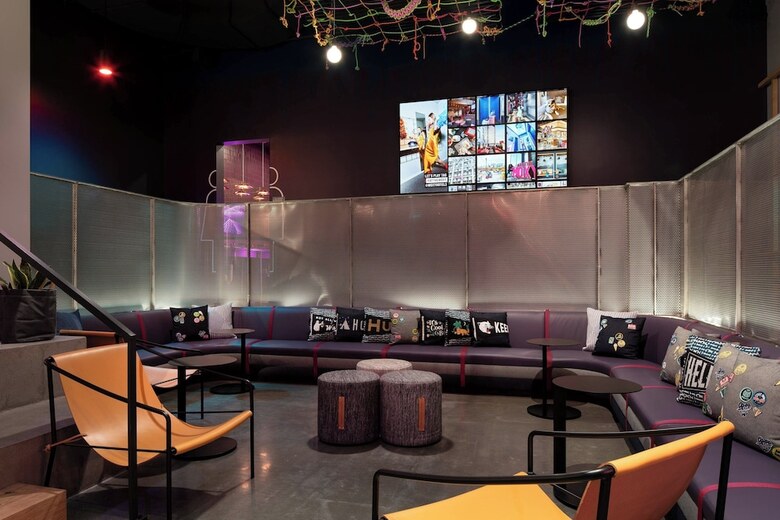 Hotel Moxy Portland Downtown