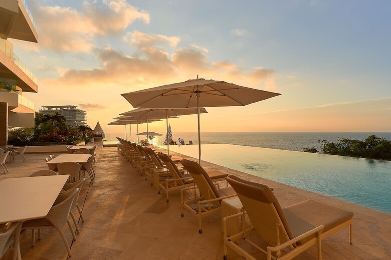 Hotel Maxwell Residences At Indah