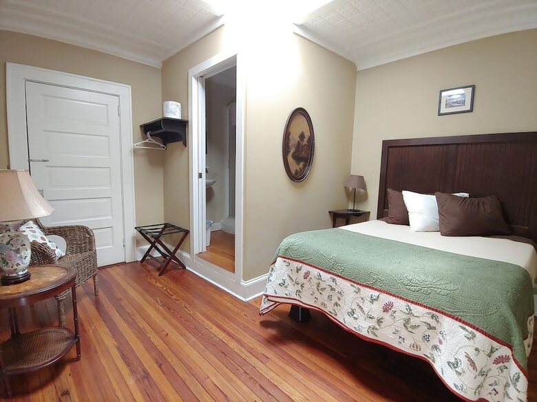 Hotel Iron Horse Station