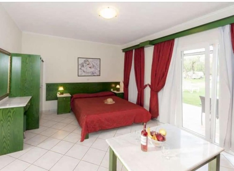 Room In Apartment - L'eremo Luxury Studio