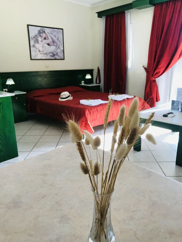 Room In Apartment - L'eremo Luxury Studio