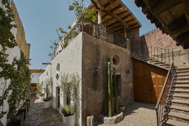 Meson Hidalgo