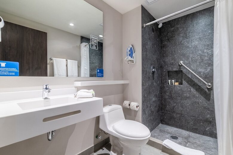 Hotel City Express By Marriott Lagos De Moreno