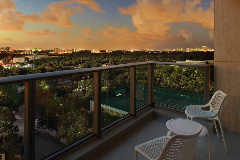 Hotel Courtyard By Marriott Miami Coconut Grove