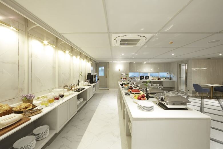 Hotel The Quarter Ploenchit By Uhg