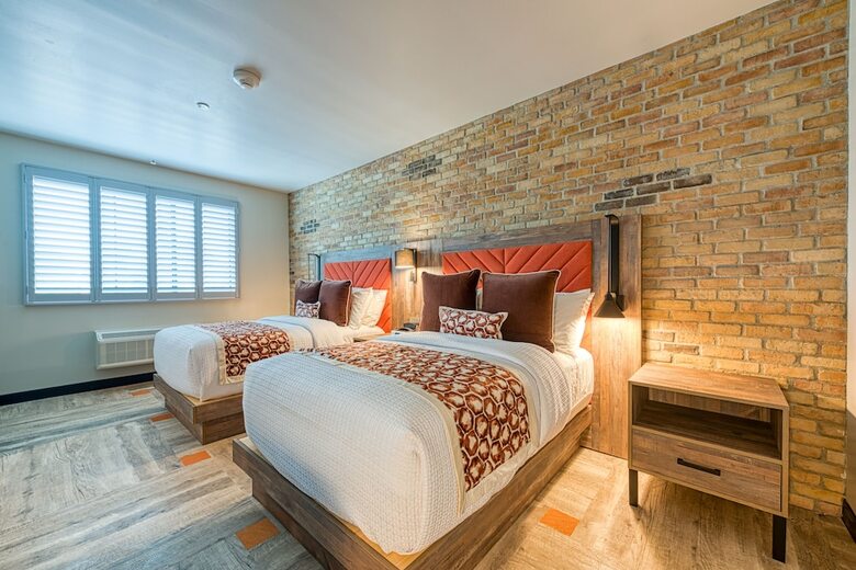 Hotel Lexen - Newhall