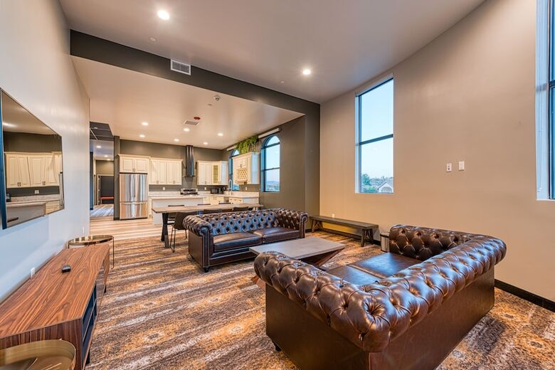 Hotel Lexen - Newhall